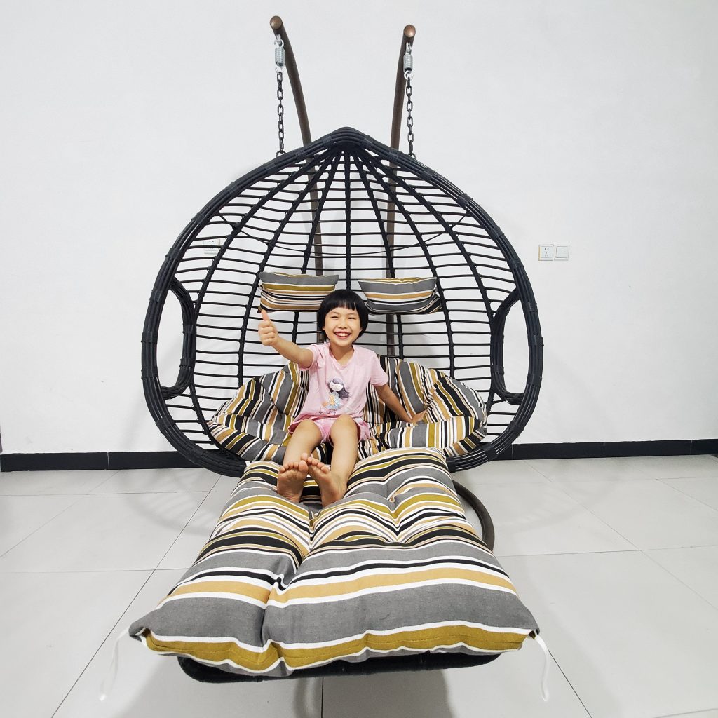 Double PE thick rattan pedal model hanging basket swing chair双人PE粗藤脚踏款吊篮秋千椅